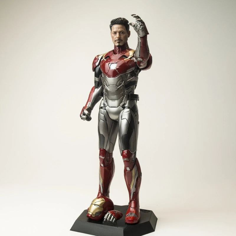 Iron Man & Cap Figure